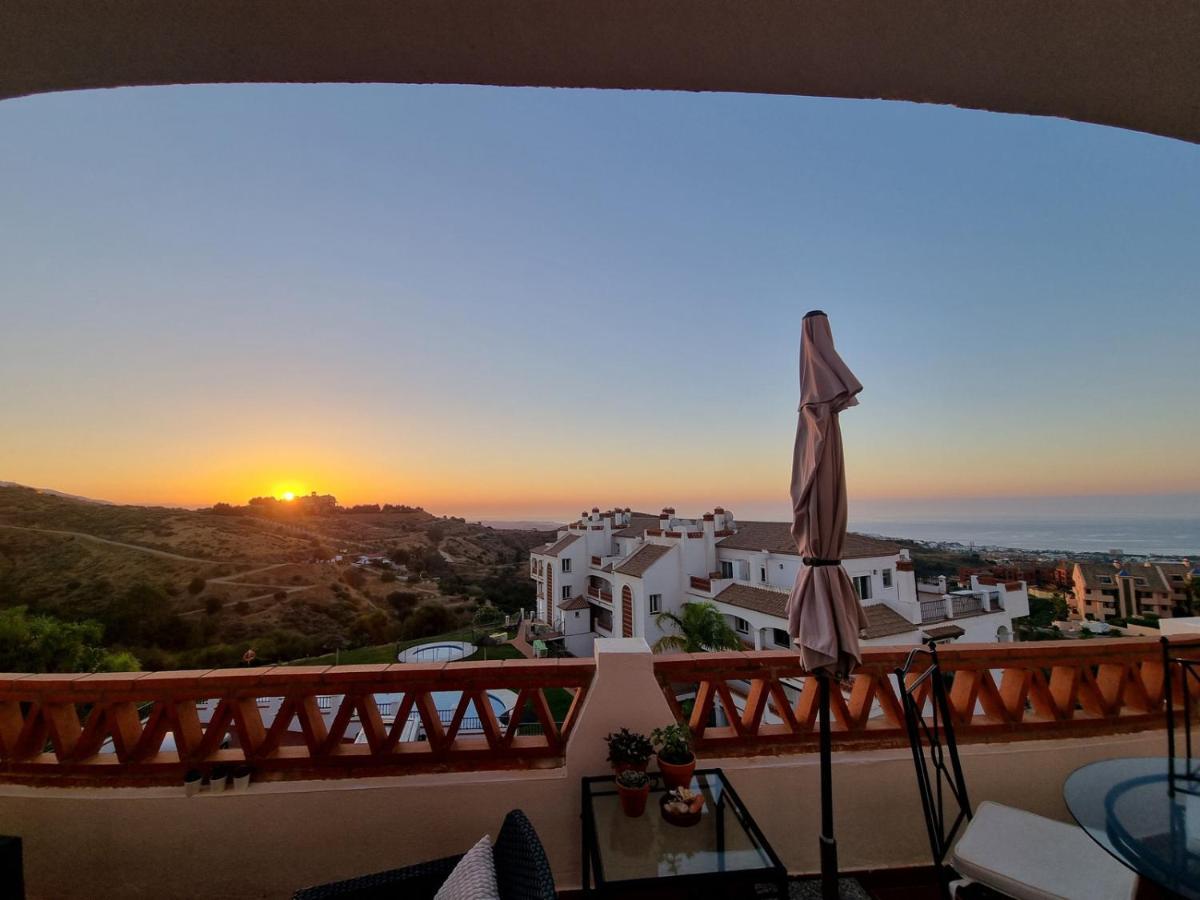 Elegant Apartment With Fantastic Views At The Top Of Calahonda Sitio de Calahonda Exterior photo