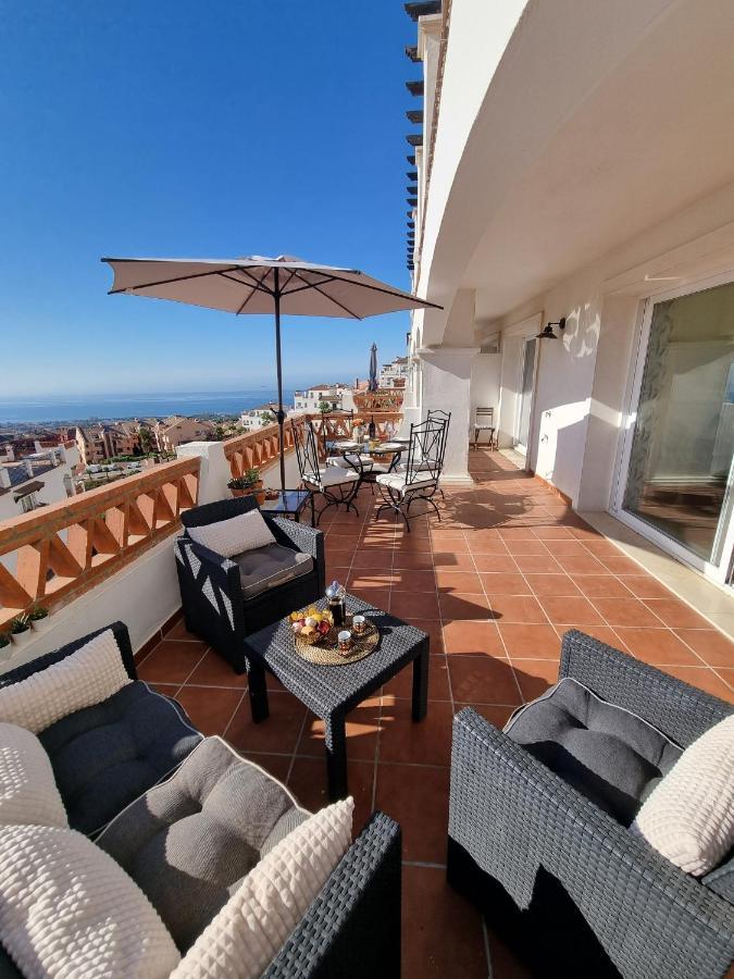 Elegant Apartment With Fantastic Views At The Top Of Calahonda Sitio de Calahonda Exterior photo